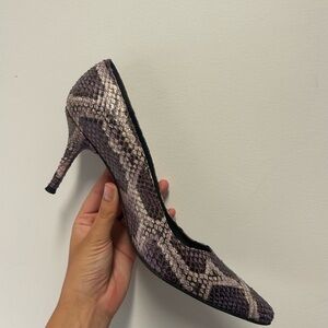 Stuart Weitzman Purple Snakeskin Heels